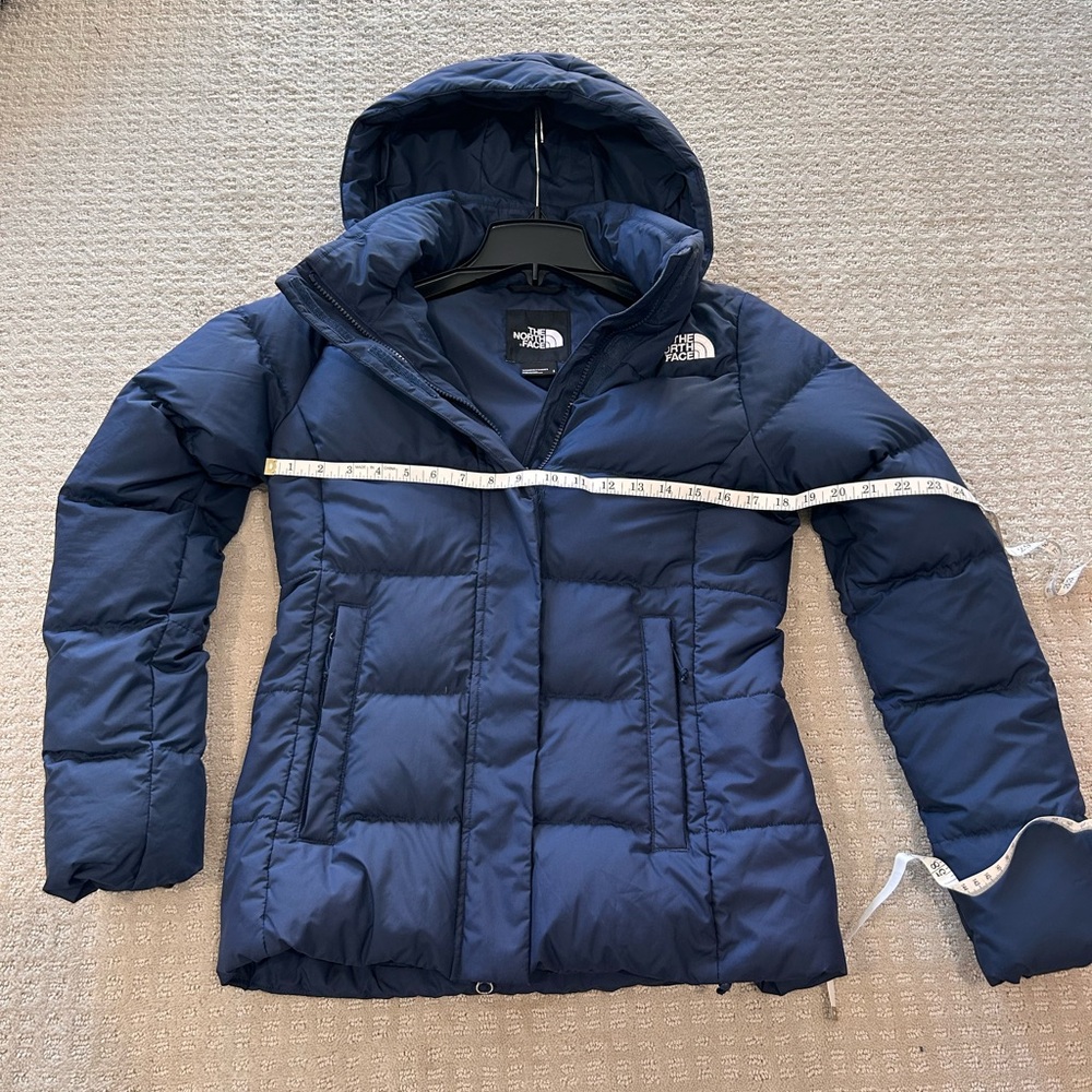 ❄️❄️The North Face puffer jacket -size S
Worn once!! New condition!!